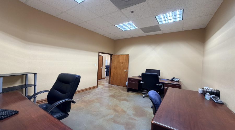 1605 E Del Mar Blvd, Laredo, Texas 78041, 1 Room Rooms,1 BathroomBathrooms,Commercial retail/office,For Rent,1605 E Del Mar Blvd,20261670