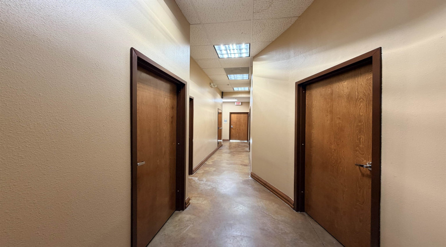 1605 E Del Mar Blvd, Laredo, Texas 78041, 1 Room Rooms,1 BathroomBathrooms,Commercial retail/office,For Rent,1605 E Del Mar Blvd,20261670