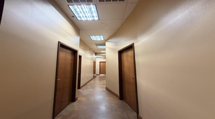 1605 E Del Mar Blvd, Laredo, Texas 78041, 1 Room Rooms,1 BathroomBathrooms,Commercial retail/office,For Rent,1605 E Del Mar Blvd,20261670