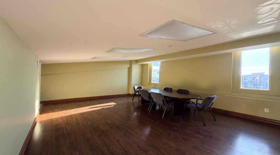 1605 E Del Mar Blvd, Laredo, Texas 78041, 1 Room Rooms,1 BathroomBathrooms,Commercial retail/office,For Rent,1605 E Del Mar Blvd,20261670