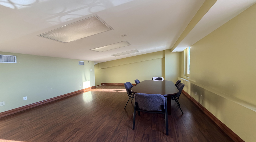 1605 E Del Mar Blvd, Laredo, Texas 78041, 1 Room Rooms,1 BathroomBathrooms,Commercial retail/office,For Rent,1605 E Del Mar Blvd,20261670