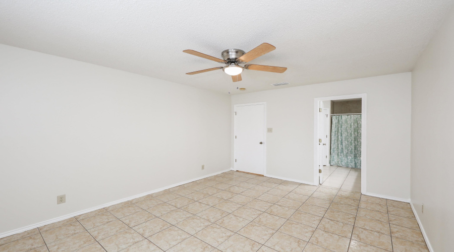 814 Chalan Dr, Laredo, Texas 78045, 3 Bedrooms Bedrooms, 6 Rooms Rooms,2 BathroomsBathrooms,Residential,For Sale,814 Chalan Dr,20261665