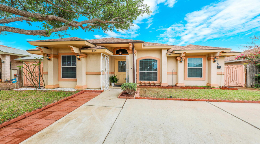 814 Chalan Dr, Laredo, Texas 78045, 3 Bedrooms Bedrooms, 6 Rooms Rooms,2 BathroomsBathrooms,Residential,For Sale,814 Chalan Dr,20261665