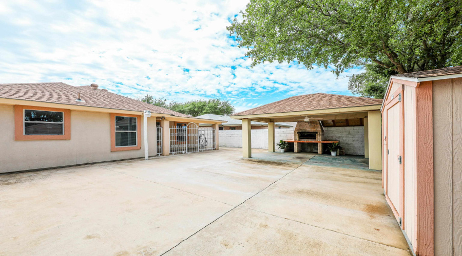 814 Chalan Dr, Laredo, Texas 78045, 3 Bedrooms Bedrooms, 6 Rooms Rooms,2 BathroomsBathrooms,Residential,For Sale,814 Chalan Dr,20261665