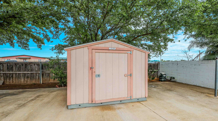 814 Chalan Dr, Laredo, Texas 78045, 3 Bedrooms Bedrooms, 6 Rooms Rooms,2 BathroomsBathrooms,Residential,For Sale,814 Chalan Dr,20261665