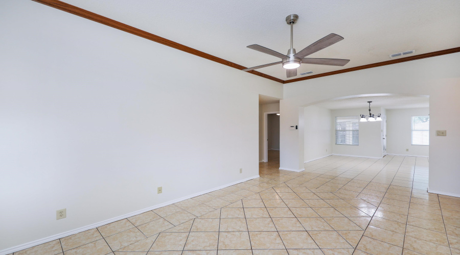 814 Chalan Dr, Laredo, Texas 78045, 3 Bedrooms Bedrooms, 6 Rooms Rooms,2 BathroomsBathrooms,Residential,For Sale,814 Chalan Dr,20261665