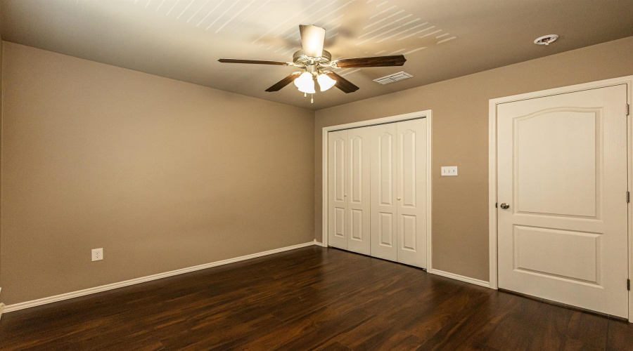 123 Niagara Dr., Laredo, Texas 78045, 3 Bedrooms Bedrooms, 5 Rooms Rooms,2 BathroomsBathrooms,Residential,For Sale,123 Niagara Dr.,20261666