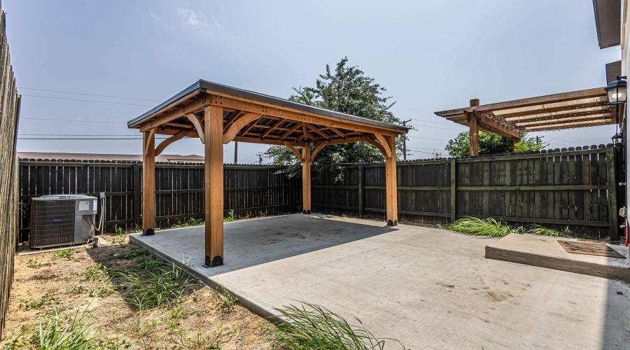 123 Niagara Dr., Laredo, Texas 78045, 3 Bedrooms Bedrooms, 5 Rooms Rooms,2 BathroomsBathrooms,Residential,For Sale,123 Niagara Dr.,20261666