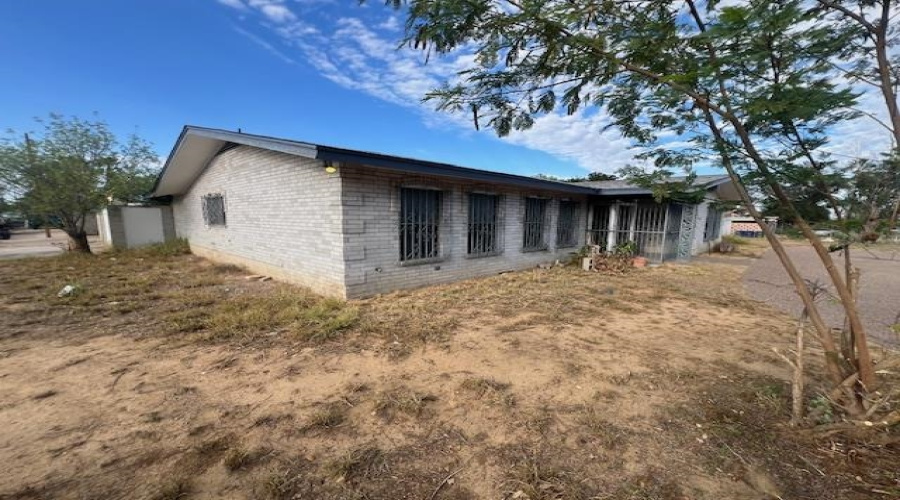 2102 Willow St, LAREDO, Texas 78043-4311, 4 Bedrooms Bedrooms, 7 Rooms Rooms,5 BathroomsBathrooms,Residential,For Sale,2102 Willow St,20261669