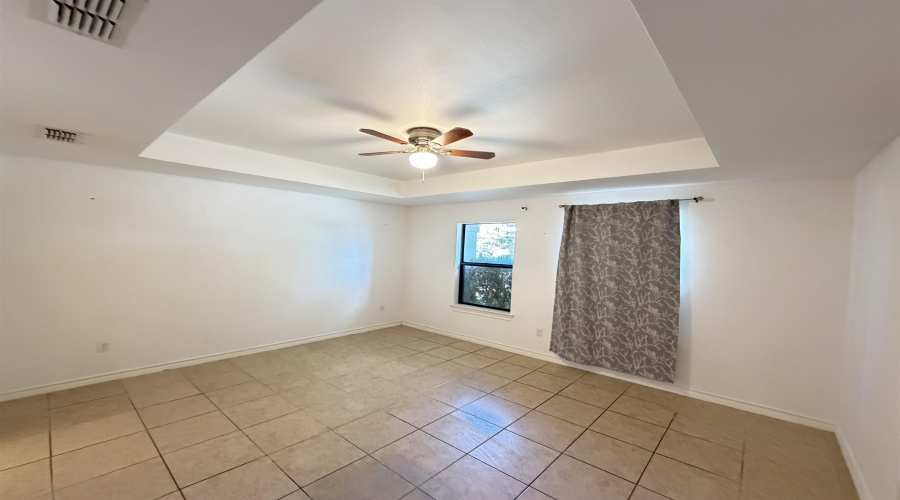 1507 Riddle Dr, Laredo, Texas 78046, 3 Bedrooms Bedrooms, 5 Rooms Rooms,2 BathroomsBathrooms,Residential,For Sale,1507 Riddle Dr,20261673