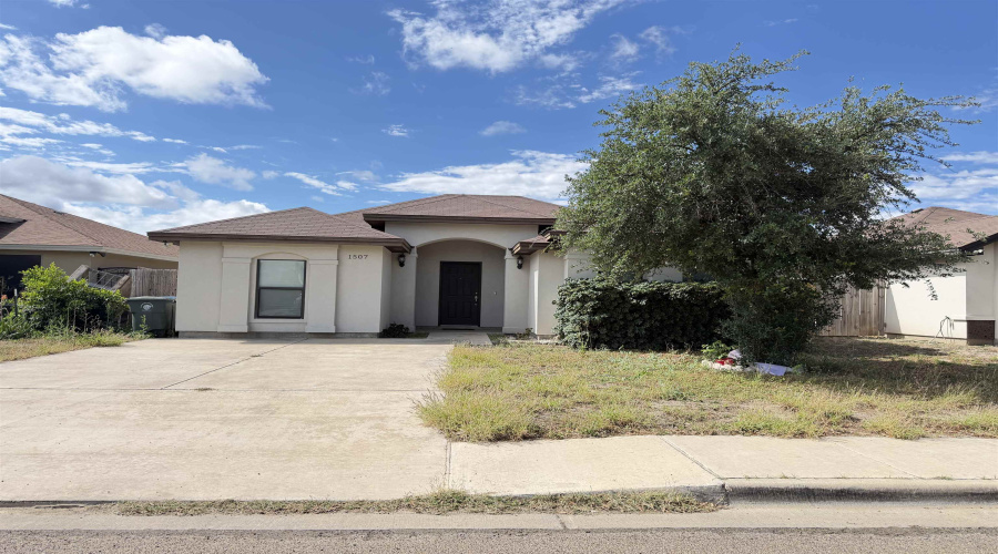 1507 Riddle Dr, Laredo, Texas 78046, 3 Bedrooms Bedrooms, 5 Rooms Rooms,2 BathroomsBathrooms,Residential,For Sale,1507 Riddle Dr,20261673