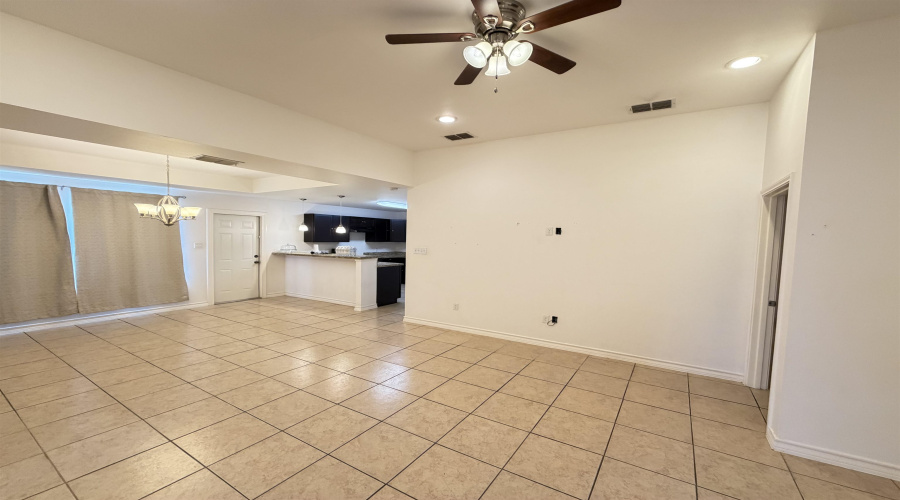 1507 Riddle Dr, Laredo, Texas 78046, 3 Bedrooms Bedrooms, 5 Rooms Rooms,2 BathroomsBathrooms,Residential,For Sale,1507 Riddle Dr,20261673