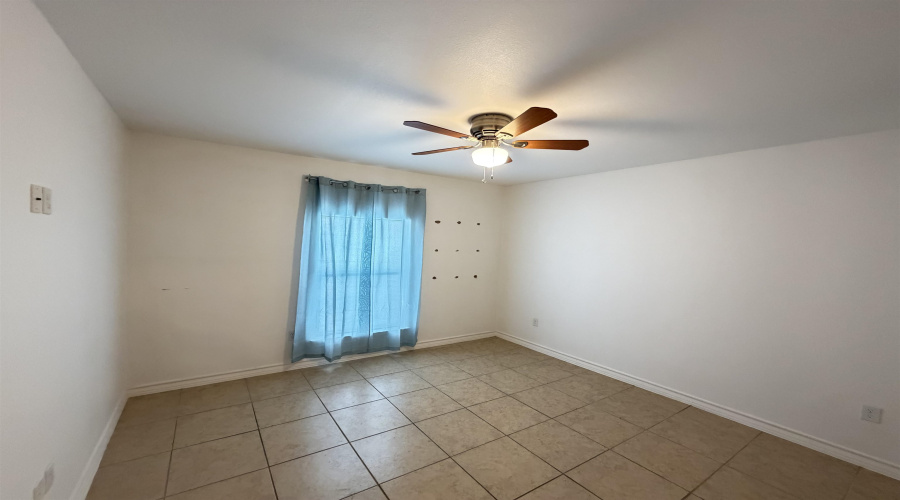 1507 Riddle Dr, Laredo, Texas 78046, 3 Bedrooms Bedrooms, 5 Rooms Rooms,2 BathroomsBathrooms,Residential,For Sale,1507 Riddle Dr,20261673