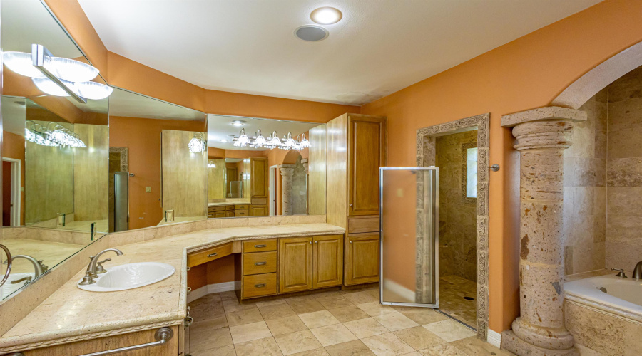 154 Cardinal Ln, Laredo, Texas 78045, 5 Bedrooms Bedrooms, 9 Rooms Rooms,5 BathroomsBathrooms,Residential,For Sale,154 Cardinal Ln,20261674