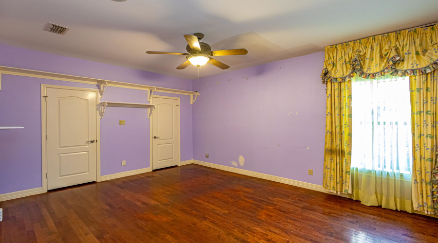 154 Cardinal Ln, Laredo, Texas 78045, 5 Bedrooms Bedrooms, 9 Rooms Rooms,5 BathroomsBathrooms,Residential,For Sale,154 Cardinal Ln,20261674