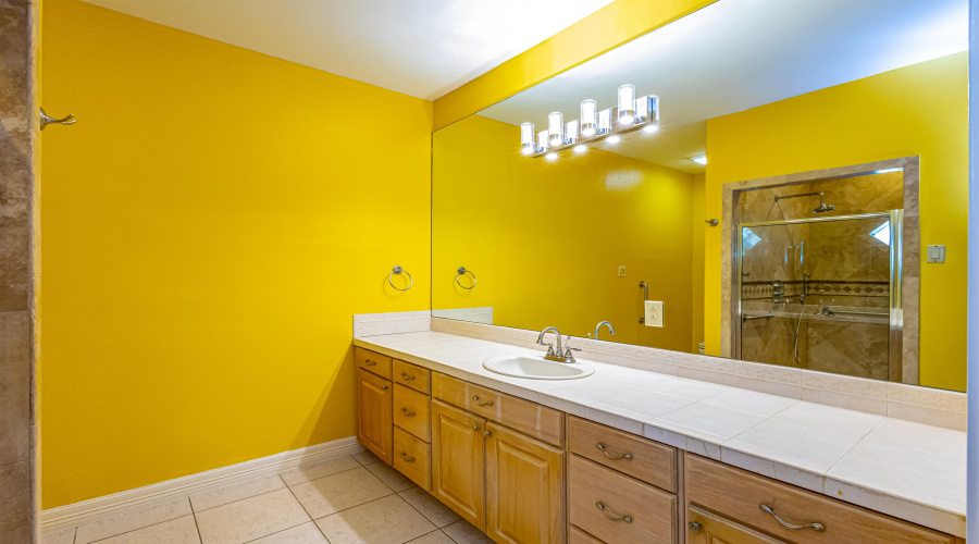 154 Cardinal Ln, Laredo, Texas 78045, 5 Bedrooms Bedrooms, 9 Rooms Rooms,5 BathroomsBathrooms,Residential,For Sale,154 Cardinal Ln,20261674