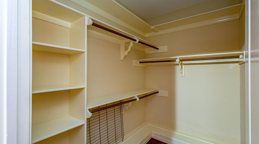 154 Cardinal Ln, Laredo, Texas 78045, 5 Bedrooms Bedrooms, 9 Rooms Rooms,5 BathroomsBathrooms,Residential,For Sale,154 Cardinal Ln,20261674