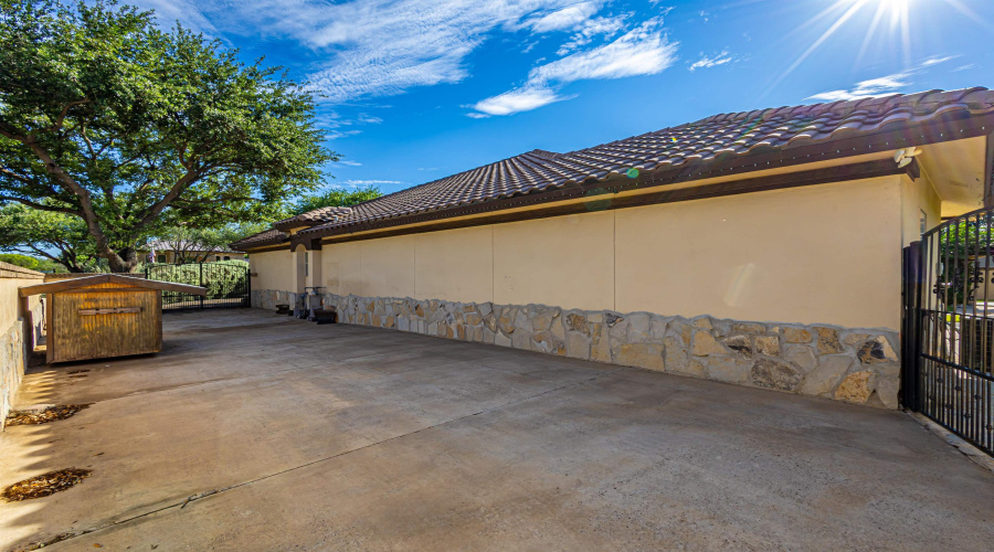 154 Cardinal Ln, Laredo, Texas 78045, 5 Bedrooms Bedrooms, 9 Rooms Rooms,5 BathroomsBathrooms,Residential,For Sale,154 Cardinal Ln,20261674