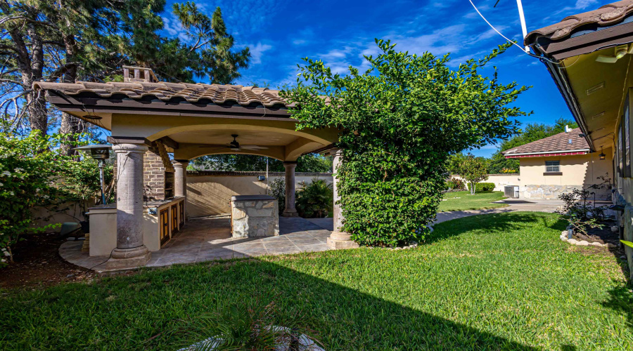 154 Cardinal Ln, Laredo, Texas 78045, 5 Bedrooms Bedrooms, 9 Rooms Rooms,5 BathroomsBathrooms,Residential,For Sale,154 Cardinal Ln,20261674