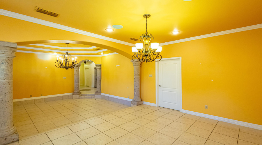 154 Cardinal Ln, Laredo, Texas 78045, 5 Bedrooms Bedrooms, 9 Rooms Rooms,5 BathroomsBathrooms,Residential,For Sale,154 Cardinal Ln,20261674