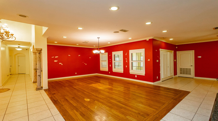 154 Cardinal Ln, Laredo, Texas 78045, 5 Bedrooms Bedrooms, 9 Rooms Rooms,5 BathroomsBathrooms,Residential,For Sale,154 Cardinal Ln,20261674