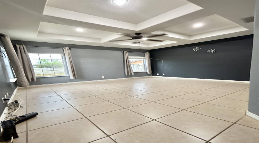 1411 Orquidia Ln E, Rio Bravo, Texas 78046, 3 Bedrooms Bedrooms, 5 Rooms Rooms,2 BathroomsBathrooms,Residential,For Rent,1411 Orquidia Ln E,20261675