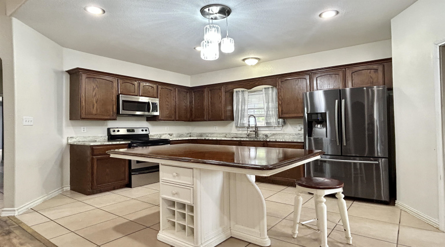 1411 Orquidia Ln E, Rio Bravo, Texas 78046, 3 Bedrooms Bedrooms, 5 Rooms Rooms,2 BathroomsBathrooms,Residential,For Rent,1411 Orquidia Ln E,20261675