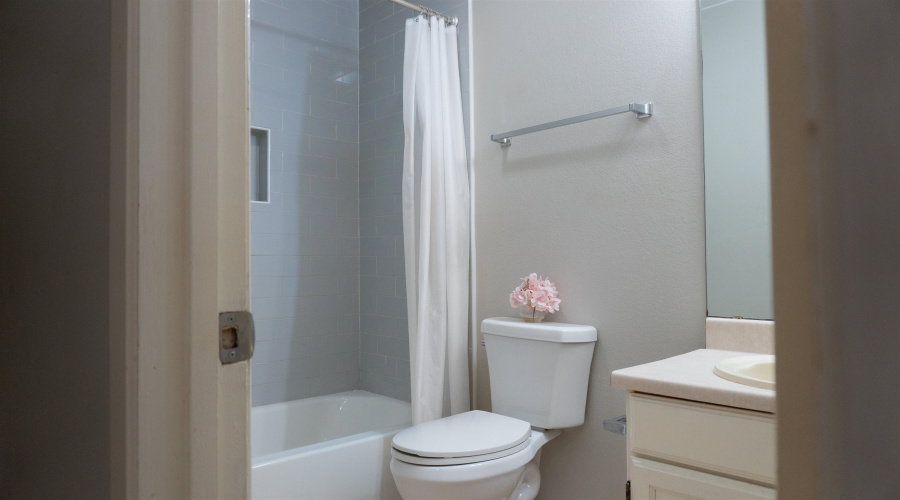 9617 Mallard Lp, LAREDO, Texas 78045, 4 Bedrooms Bedrooms, 5 Rooms Rooms,2 BathroomsBathrooms,Residential,For Sale,9617 Mallard Lp,20261676