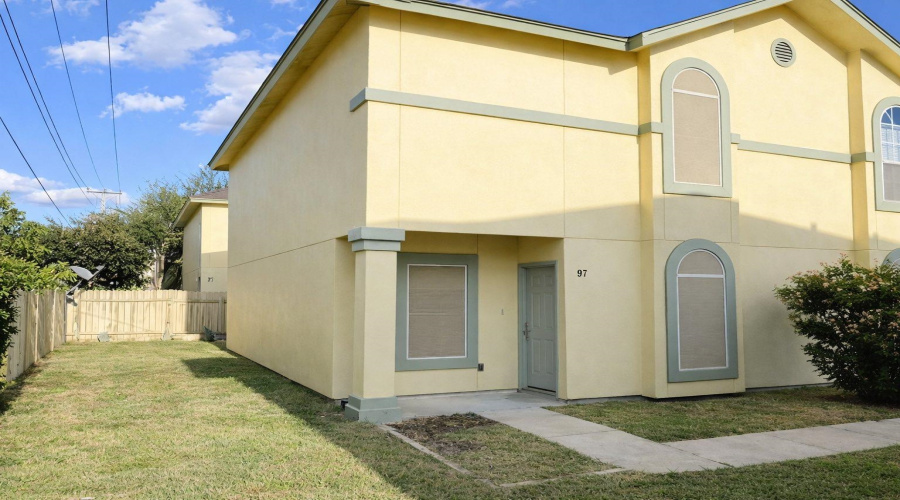 1000 Ranchway Dr, LAREDO, Texas 78045, 3 Bedrooms Bedrooms, 6 Rooms Rooms,3 BathroomsBathrooms,Residential,For Rent,1000 Ranchway Dr,20261678