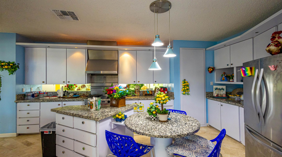 114 Redwing Ct, Laredo, Texas 78045, 4 Bedrooms Bedrooms, 8 Rooms Rooms,3 BathroomsBathrooms,Residential,For Sale,114 Redwing Ct,20261680