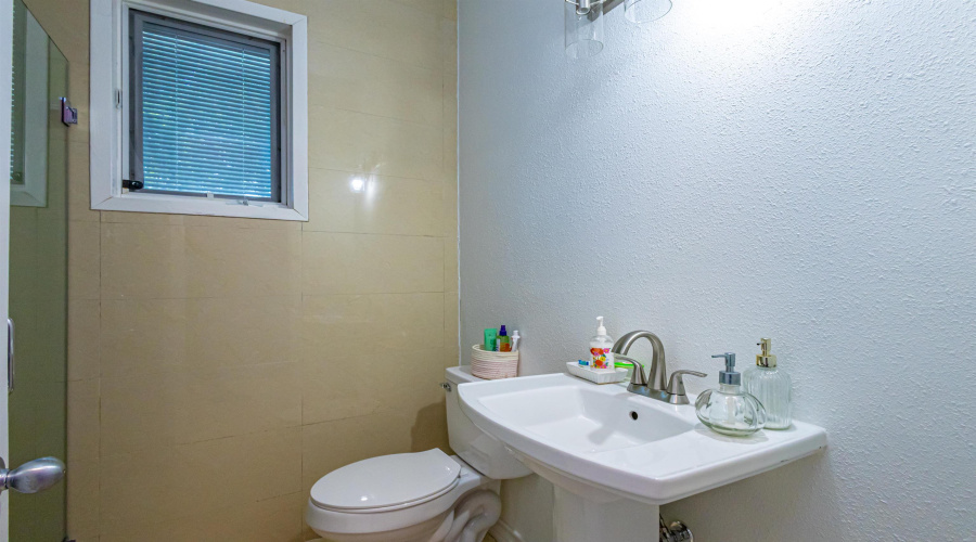 114 Redwing Ct, Laredo, Texas 78045, 4 Bedrooms Bedrooms, 8 Rooms Rooms,3 BathroomsBathrooms,Residential,For Sale,114 Redwing Ct,20261680