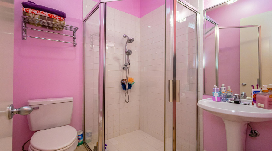 114 Redwing Ct, Laredo, Texas 78045, 4 Bedrooms Bedrooms, 8 Rooms Rooms,3 BathroomsBathrooms,Residential,For Sale,114 Redwing Ct,20261680