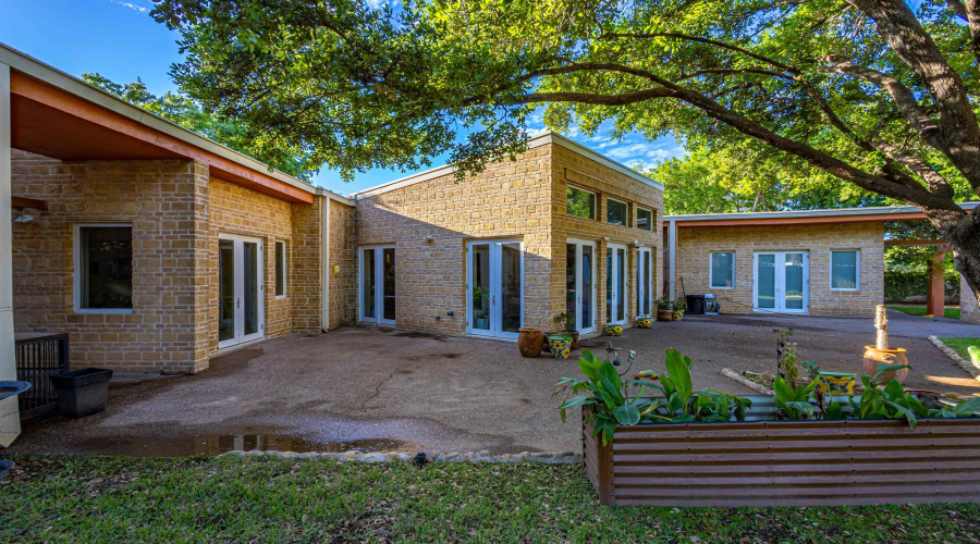 114 Redwing Ct, Laredo, Texas 78045, 4 Bedrooms Bedrooms, 8 Rooms Rooms,3 BathroomsBathrooms,Residential,For Sale,114 Redwing Ct,20261680