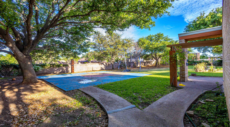 114 Redwing Ct, Laredo, Texas 78045, 4 Bedrooms Bedrooms, 8 Rooms Rooms,3 BathroomsBathrooms,Residential,For Sale,114 Redwing Ct,20261680