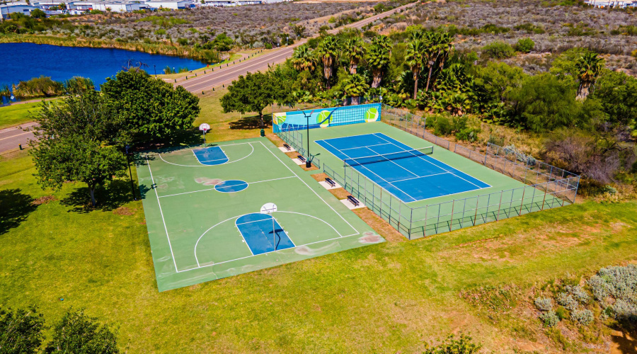 114 Redwing Ct, Laredo, Texas 78045, 4 Bedrooms Bedrooms, 8 Rooms Rooms,3 BathroomsBathrooms,Residential,For Sale,114 Redwing Ct,20261680