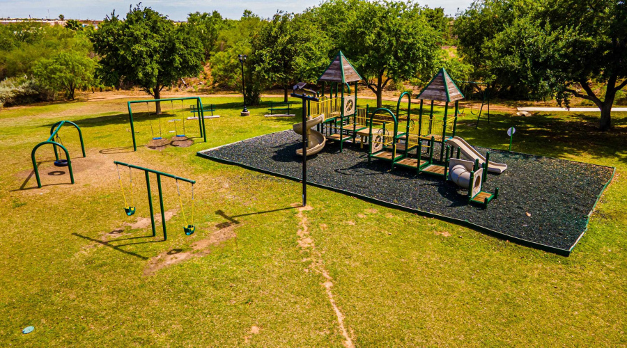 114 Redwing Ct, Laredo, Texas 78045, 4 Bedrooms Bedrooms, 8 Rooms Rooms,3 BathroomsBathrooms,Residential,For Sale,114 Redwing Ct,20261680