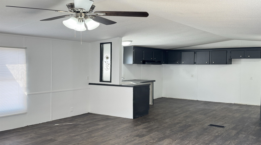 532 Jemez Lp, Laredo, Texas 78046, 2 Bedrooms Bedrooms, 4 Rooms Rooms,2 BathroomsBathrooms,Residential,For Sale,532 Jemez Lp,20261681