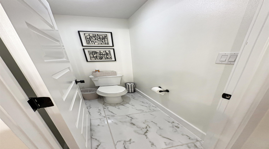 9905 Rosary Ln., Laredo, Texas 78045, 4 Bedrooms Bedrooms, 8 Rooms Rooms,2 BathroomsBathrooms,Residential,For Sale,9905 Rosary Ln.,20261682