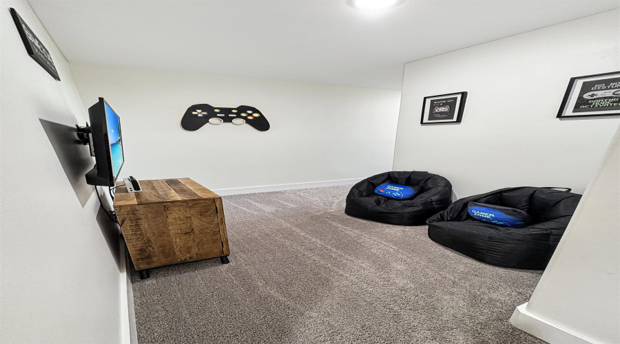 9905 Rosary Ln., Laredo, Texas 78045, 4 Bedrooms Bedrooms, 8 Rooms Rooms,2 BathroomsBathrooms,Residential,For Sale,9905 Rosary Ln.,20261682