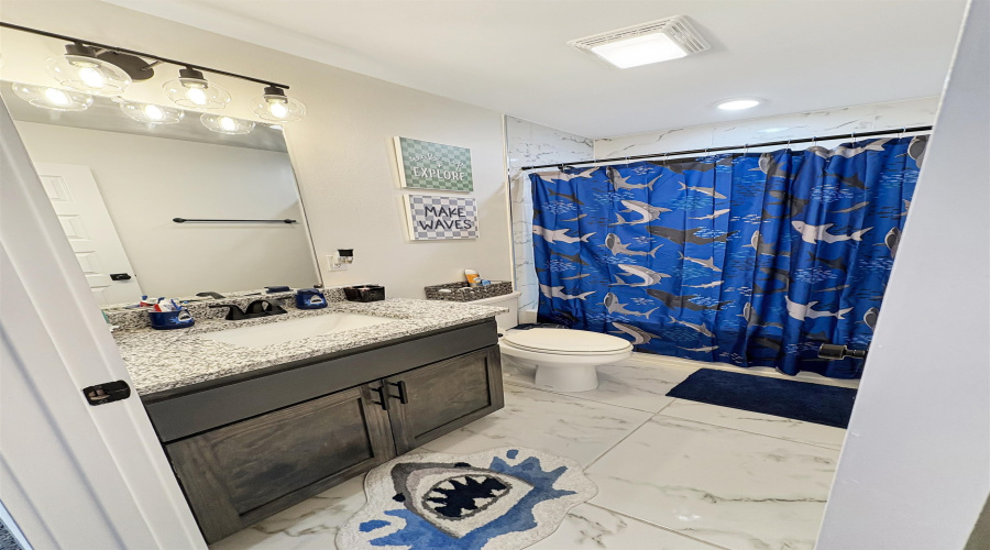 9905 Rosary Ln., Laredo, Texas 78045, 4 Bedrooms Bedrooms, 8 Rooms Rooms,2 BathroomsBathrooms,Residential,For Sale,9905 Rosary Ln.,20261682