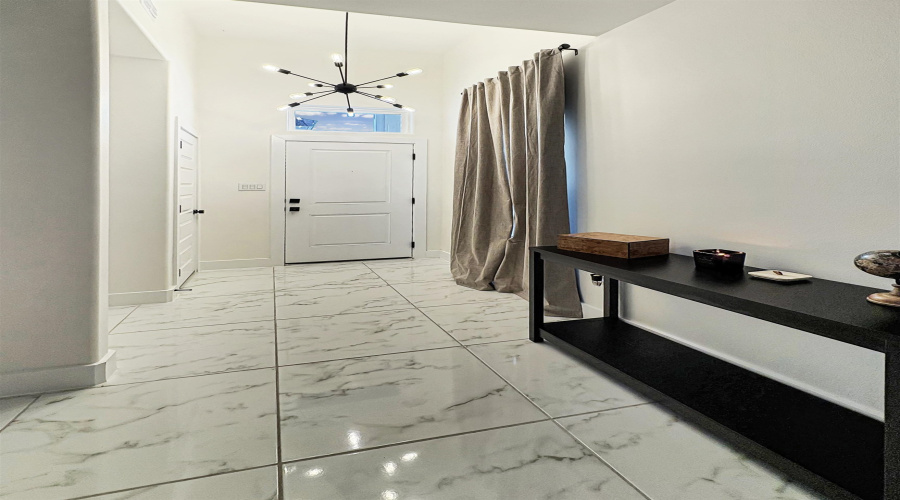 9905 Rosary Ln., Laredo, Texas 78045, 4 Bedrooms Bedrooms, 8 Rooms Rooms,2 BathroomsBathrooms,Residential,For Sale,9905 Rosary Ln.,20261682