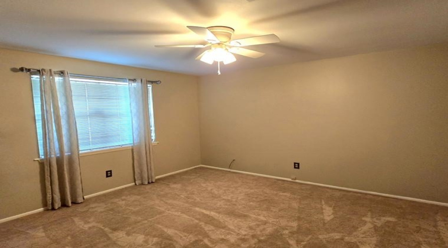 105 Indiana St, Laredo, Texas 78045, 3 Bedrooms Bedrooms, 6 Rooms Rooms,2 BathroomsBathrooms,Residential,For Sale,105 Indiana St,20261683