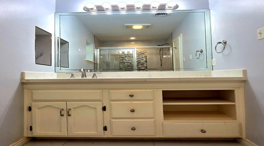 105 Indiana St, Laredo, Texas 78045, 3 Bedrooms Bedrooms, 6 Rooms Rooms,2 BathroomsBathrooms,Residential,For Sale,105 Indiana St,20261683