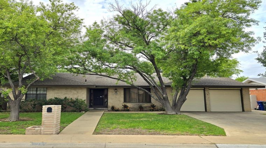 105 Indiana St, Laredo, Texas 78045, 3 Bedrooms Bedrooms, 6 Rooms Rooms,2 BathroomsBathrooms,Residential,For Sale,105 Indiana St,20261683