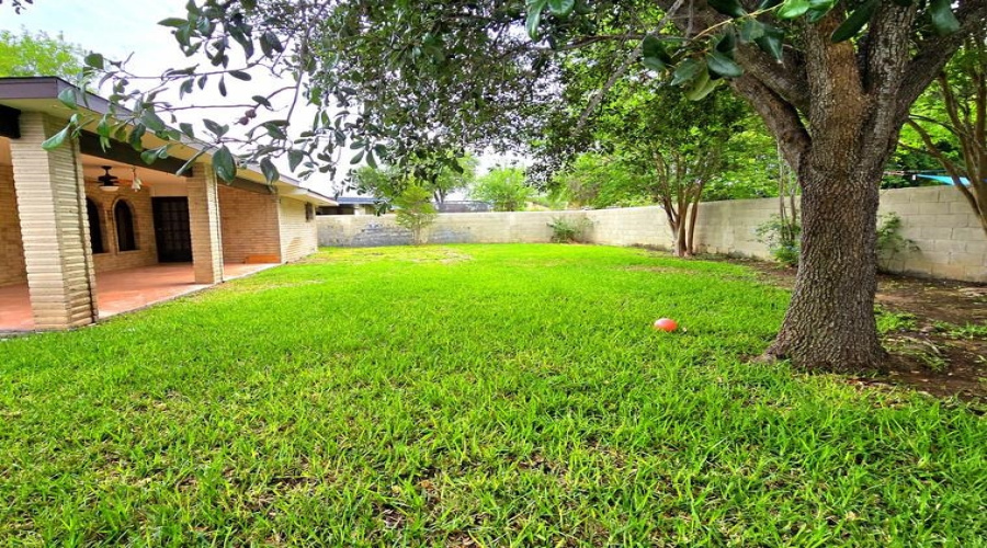 105 Indiana St, Laredo, Texas 78045, 3 Bedrooms Bedrooms, 6 Rooms Rooms,2 BathroomsBathrooms,Residential,For Sale,105 Indiana St,20261683