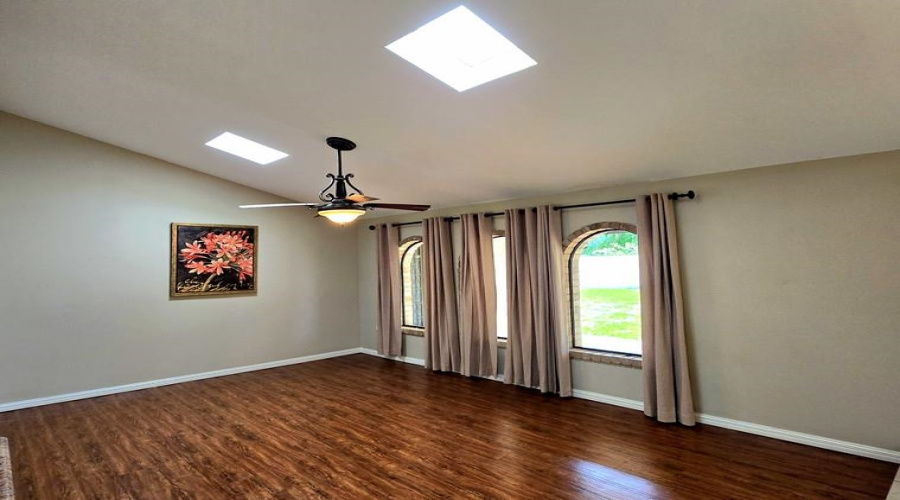 105 Indiana St, Laredo, Texas 78045, 3 Bedrooms Bedrooms, 6 Rooms Rooms,2 BathroomsBathrooms,Residential,For Sale,105 Indiana St,20261683