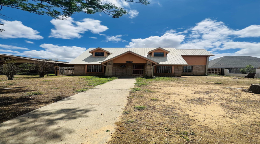 8606 Puerto Viejo, Laredo, Texas 78045-6225, 4 Bedrooms Bedrooms, 6 Rooms Rooms,2 BathroomsBathrooms,Residential,For Sale,8606 Puerto Viejo,20261684