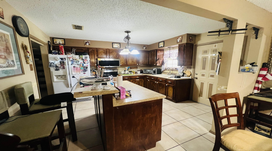 8606 Puerto Viejo, Laredo, Texas 78045-6225, 4 Bedrooms Bedrooms, 6 Rooms Rooms,2 BathroomsBathrooms,Residential,For Sale,8606 Puerto Viejo,20261684