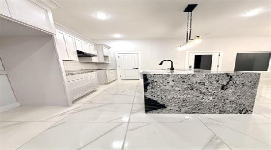 2335 Mango Rd., LAREDO, Texas 78046, 3 Bedrooms Bedrooms, 4 Rooms Rooms,2 BathroomsBathrooms,Residential,For Sale,2335 Mango Rd.,20261685