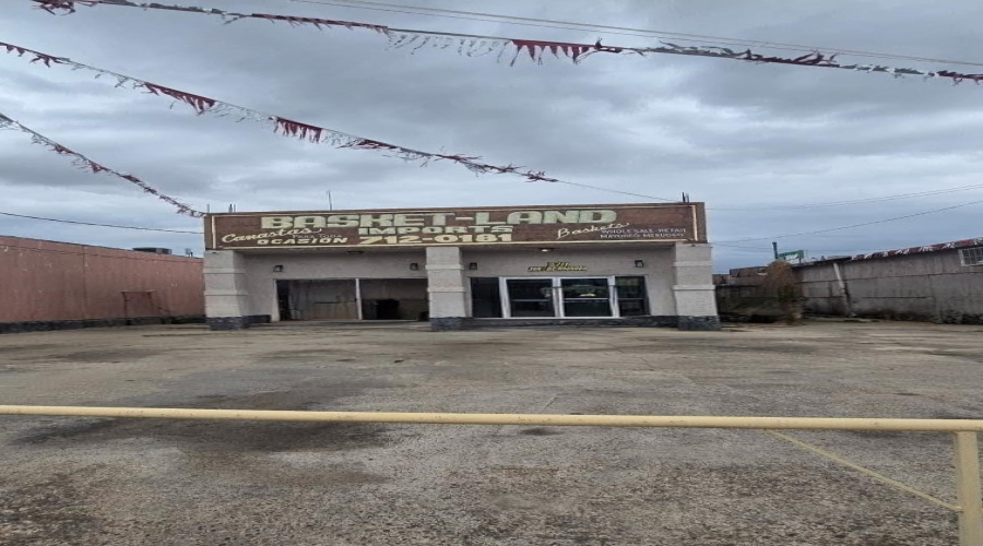 3713 San Bernardo Ave, Laredo, Texas 78040-3610, ,Commercial retail/office,For Sale,3713 San Bernardo Ave,20261688
